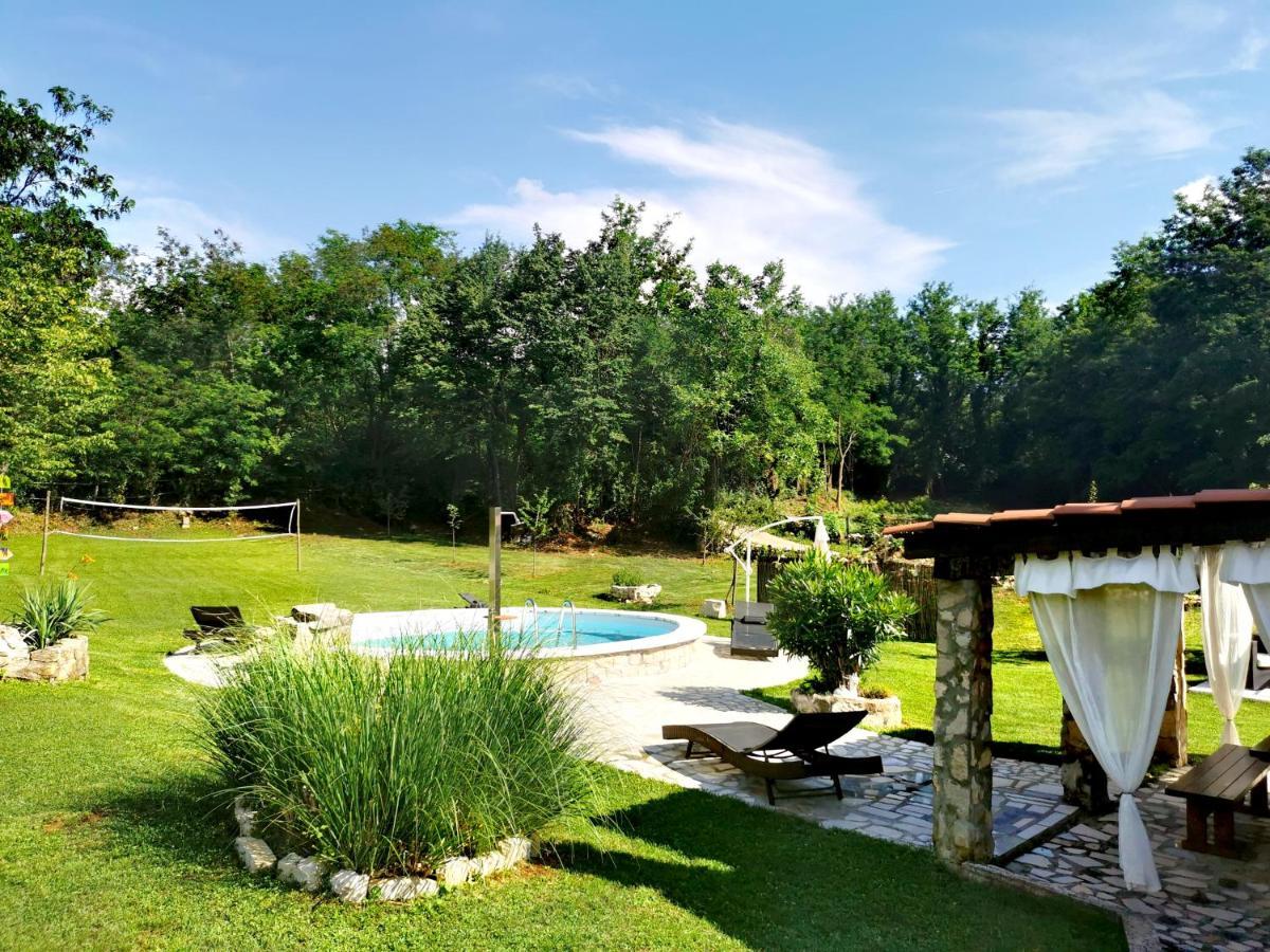 Holiday House Vuki Nedeščina Kültér fotó