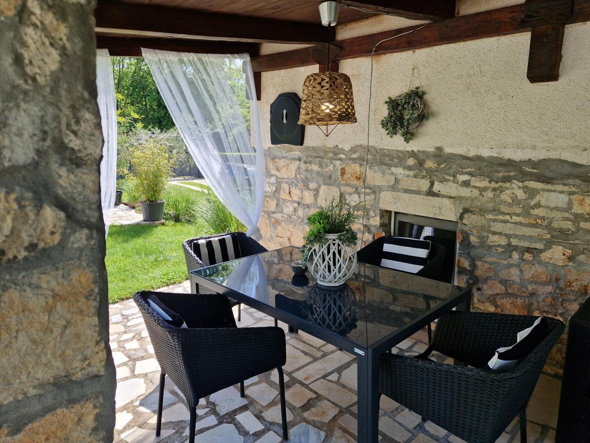Holiday House Vuki Nedeščina Kültér fotó