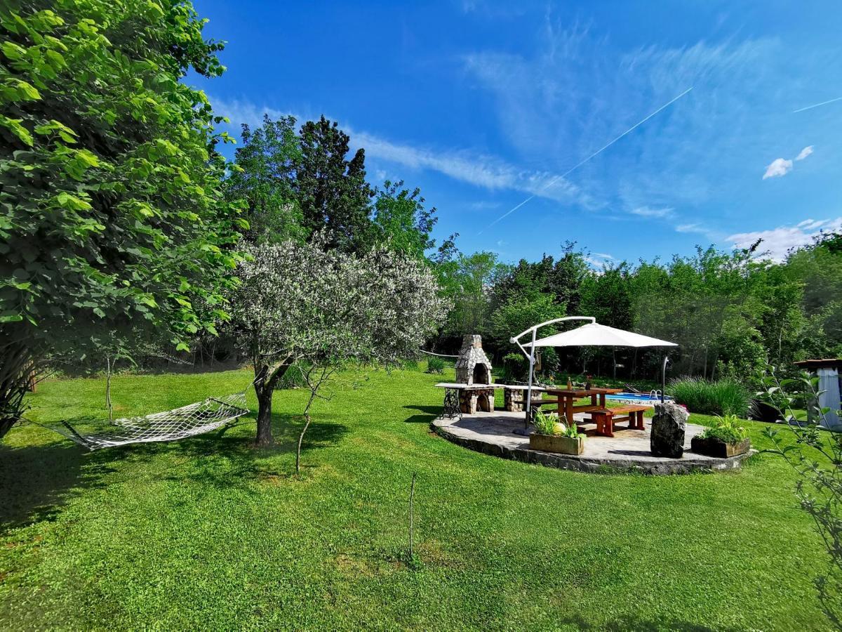 Holiday House Vuki Nedeščina Kültér fotó